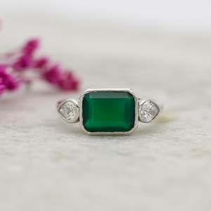 Anillo de Ónix Verde con Bisel, Piedra de Nacimiento de Mayo, Solitario, Plata de Ley 925, Joyería Minimalista con Piedras Preciosas, Regalo para Mujer - Product Image 1