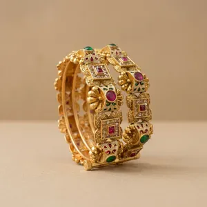 Brazaletes de Patla que se pueden abrir chapados en oro alto clásico para uso festivo y de fiesta Ropa tradicional para funciones ceremoniales - Product Image 1