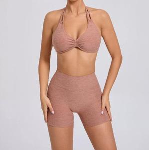 Conjunto de shorts de yoga sólidos de gran venta: top halter con espalda en V y shorts con cintura elástica para mujer, ropa deportiva de fitness, elástica y de soporte para gimnasio. - Product Image 3