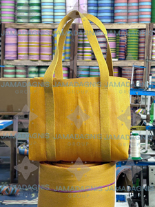 กระเป๋าช้อปปิ้งแบบแข็งแรงทำจากไนลอนรีไซเคิล พร้อมสายสะพายแบบเว็บบิ้ง ช่องใส่ของด้านใน และซิปด้านบน - Product Image 4