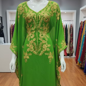 ชุดเดรสยาวแบบคาฟตันผ้าจอร์เจียร์ปักลายทองสีเขียวมรกตสุดหรู-ชุดแต่งงานน้ำหนักเบา ระบายอากาศได้ดี สำหรับโชว์แบบคลาสสิก สวยงามสง่างาม - Product Image 1