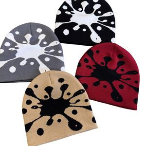 Gorro de Invierno Personalizado al por Mayor, Tejido Jacquard, con Pedrería, Estampado Gráfico, Sublimación y Bordado - Product Image 4