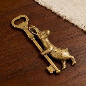 Ouvre-bouteille en laiton au design vintage de lapin, outil de bar élégant, accessoire de table, parfait pour la maison, la cuisine et les cadeaux - Product Image 4