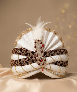 Turbante de Terciopelo Blanco de Lujo para Novio con Bordado Dorado y Kundan Kalgi Rojo para Boda, Accesorio Tradicional para la Cabeza del Novio - Product Image 3