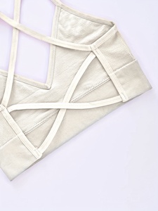 เสื้อชั้นในกีฬาสำหรับผู้หญิงแบบเรียบง่าย รองรับแรงกระแทกสูง ระบายอากาศได้ดี ผลิตจากผ้าสแปนเด็กซ์/ไนลอน ปรับแต่งโลโก้ด้านหน้าได้ ใส่สบาย เหมาะสำหรับการออกกำลังกาย - Product Image 5