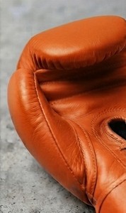 Guantes de Boxeo de Cuero con Cordones KLTW INT'L, Nuevo Modelo, Logotipo Personalizado, Guantes Profesionales de Entrenamiento para MMA, Muay Thai y Boxeo - Product Image 5