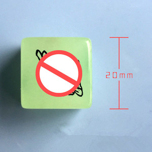 Personalizado al por mayor divertido acrílico 20MM posición sexual 6 lados 1 dados en par adulto pareja juego brillan en la oscuridad Sexy luminoso juego de dados - Product Image 5