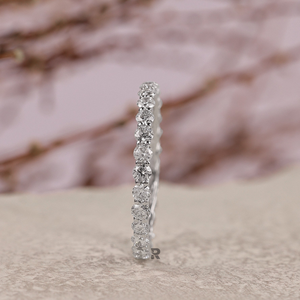 แหวนเพชรทรงกลมแบบ Eternity ประดับเพชรแล็บโกรว์ 10K 14K 18K Platinum 950 ยี่ห้อ Ellsa - แหวนแต่งงานสำหรับผู้หญิง เครื่องประดับเพชร - Product Image 4