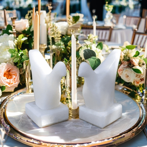 Figurine Pop Art moderne Sculpture en pierre de marbre abstraite faite à la main pour la décoration intérieure Hôtels Fêtes Mariages Technique artisanale - Product Image 1