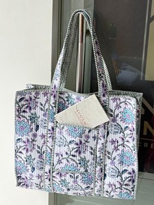 Bolso de Mano Acolchado de Algodón con Estampado Floral, Forro de Lona Ecológica, Bolso de Compras Moderno para Viajes Cortos - Product Image 4