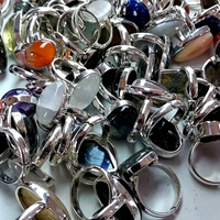 Bagues élégantes en pierres précieuses mélangées |   Bijoux en cristal naturel |   Bague Statement Multi-Pierres Plaqué Argent Ajustable Faite à la Main Tendance