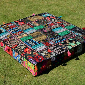 Cojín Decorativo de Estilo Clásico Indio, 100% Algodón Hecho a Mano, Diseño Floral Banjara con Parches Ecológicos, Extraíble y Lavable - Product Image 2