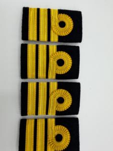 QUICK WAY INDUSTRIES Épaulettes de grade pour officiers de cérémonie - Noir personnalisé avec motif barre dorée, sangle simple, personnalisation du logo acceptée - Product Image 6