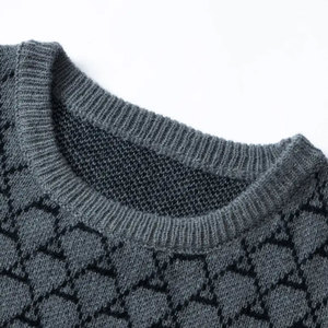 Sweat-shirt à col rond en coton biologique pour homme, couleur unie, tricot côtelé d'hiver, options de tailles plus grandes disponibles - Product Image 3