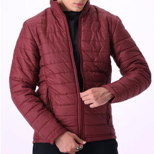 Chaqueta Acolchada Ligera de Lona Recubierta, Transpirable, Corte Regular, Cuello Alto, Manga Larga, Logotipo Frontal, Teñido Liso, Invierno - Product Image 1