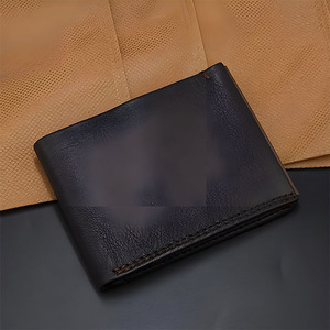 Portefeuille pour homme noir à motif vieilli, fentes incurvées pour cartes, bande fine pour billets, luxe, qualité supérieure, cuir lisse, logo personnalisé - Product Image 1