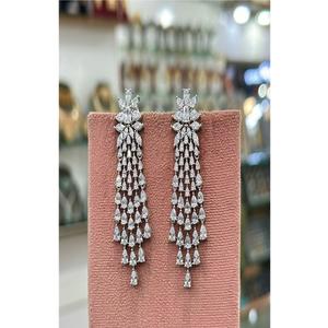 Boucles d'oreilles pendantes en laiton plaqué argent et or de qualité supérieure avec zircon CZ pour femmes, tendance pour les soirées - Product Image 1
