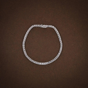Pulsera de tenis de lujo con 10 diamantes redondos brillantes cultivados en laboratorio para mujer, certificada por IGI, oro de 14K, elegante para bodas y fiestas. - Product Image 4