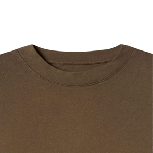 T-shirt basique noir en polyester tricoté pour homme, 220 grammes, imprimé sérigraphié sur le devant, col oversize, manches courtes, coupe ample, décontracté - Product Image 5