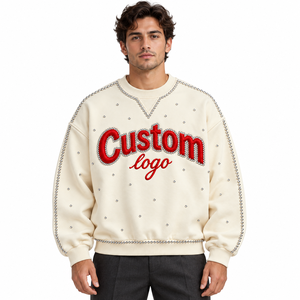 Sweat-shirt personnalisé en gros avec strass crème, logo rouge imprimé, garniture à clous de perle, coupe oversize, col rond, streetwear, pull, vêtement - Product Image 3