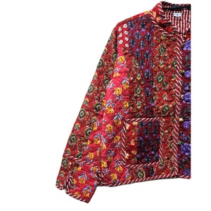 Veste réversible matelassée en coton vintage indienne faite à la main pour femme, doublure en lin doux de qualité supérieure, rayures uniques, rivets, confortable pour l'hiver - Product Image 2