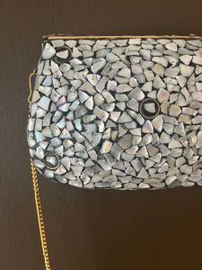 Bolso de Mano Moderno con Mosaico de Madreperla Natural, Ecológico, con Correa Metálica, Hecho a Mano en India - Product Image 6