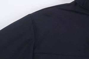 เสื้อแจ็คเก็ตผู้ชายแบบยุทธวิธี ผ้า softshell บุขนแกะ กันน้ำ กันลม ซิปเต็มตัว เสื้อคลุมสำหรับกิจกรรมกลางแจ้ง เดินป่า มีกระเป๋า - Product Image 6