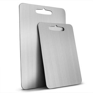 Planche à découper en métal durable et de dernière génération utilisée dans la cuisine - Product Image 5