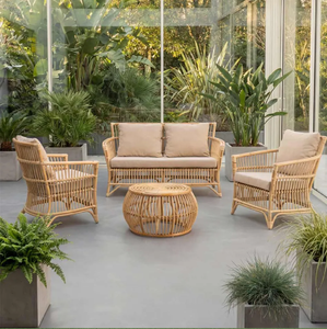 Conjunto de muebles de jardín de ratán tejido en gris claro, que incluye dos sillones y una mesa de centro ovalada, disponible a precios de mayorista. - Product Image 2