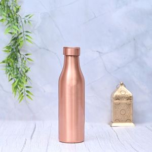 Bouteille d'eau en cuivre au design minimaliste, portable pour les voyages - Product Image 1