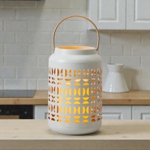 Linterna de acero blanca con recortes geométricos, decoración portátil para el hogar - Product Image 4