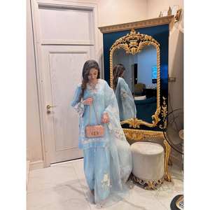 Hermoso Salwar Kameez de Algodón para Fiestas, Top y Pantalón con Dupatta, Color Cielo, Talla M, Elegante Ropa de Fiesta por Bhanderi -BE - Product Image 6