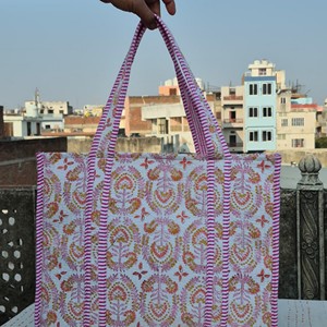 Bolso de Mano Acolchado de Alta Calidad con Estampado de Bloques, para Mujer, Invierno/Verano, Moda, Compras, Multicolor, con Diseño Geométrico de Flores - Product Image 1