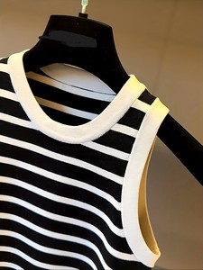 เสื้อกล้ามมีสายคาดลายทางแฟชั่นเสื้อชั้นฐานสำหรับผู้หญิงผ้าใยน้ำแข็งและเสื้อกั๊กลายทางอเนกประสงค์เสื้อผ้าชั้นนอกที่ทันสมัย - Product Image 2