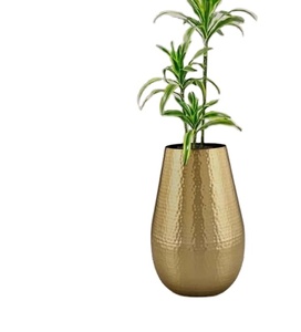 Vase en métal doré martelé de luxe, élégant vase décoratif pour fleurs, pot de fleurs décoratif haut de gamme pour la maison, pièce maîtresse pour table de salon - Product Image 1