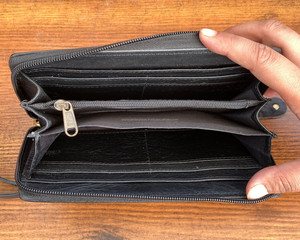 Vente en gros de portefeuilles à fermeture éclair en cuir véritable de marques célèbres de luxe de qualité supérieure portefeuilles à bracelet en cuir pleine fleur pour femmes - Product Image 5