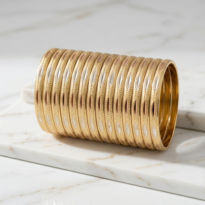 ORO-Z Brazaletes Apilables de Aleación Chapada en Oro de Alta Calidad, Elegantes y Étnicos, con Diseño de Corte de Diamante y Textura Tricolor - Product Image 2