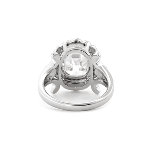 Bague de luxe en or blanc 18 carats avec diamant de laboratoire taille coussin allongé de 4,5 carats, halo floral de style victorien et détails en filigrane - Product Image 4