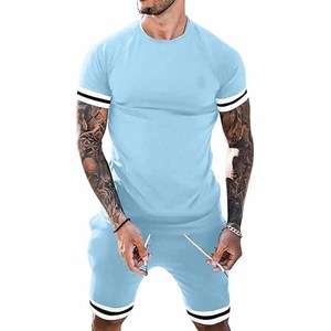 Ensemble de fitness d'été pour hommes sur mesure : T-shirts à col rond et shorts respirants 100 % coton, coupe ajustée, 2 pièces - Product Image 1