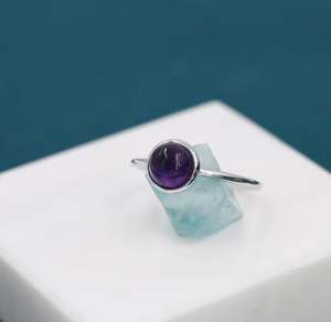 Bague en argent sterling avec améthyste violette véritable, améthyste foncée naturelle, petite bague en jade, pierre d'améthyste de 6 mm, pierre de naissance de février - Product Image 4