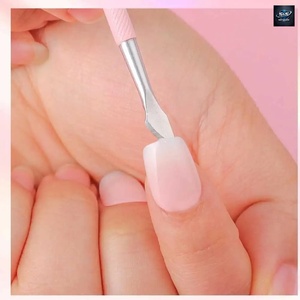 เครื่องมือดันหนังกำพร้าสแตนเลสแบบสองด้าน ด้ามจับสีชมพู ใช้ซ้ำได้ สำหรับดูแลเล็บและหนังกำพร้า ดีไซน์หัวคู่ - Product Image 4