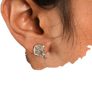 Boucles d'oreilles clous personnalisées en or massif 14 carats avec diamant de laboratoire gris taille coussin, sertissage Martini, cadeau pour femme - Product Image 1