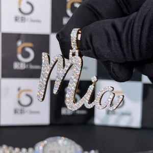 จี้เพชรเพาะเลี้ยงในห้องปฏิบัติการชุบทองคำขาว 925 ยี่ห้อ RB Gems รุ่น Mia Luxury Iced Charm ดีไซน์ทันสมัย สำหรับผู้ชายและผู้หญิง ได้รับการรับรอง เหมาะสำหรับสวมใส่ทุกวัน - Product Image 1
