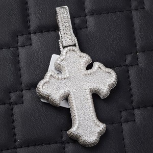 Colgante de Cruz Fleur de Lis con Incrustaciones de Moissanita VVS1 Color D, Joyería Religiosa Hip Hop - Product Image 2