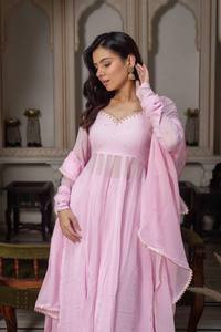 Ensemble Kurta traditionnel indien pakistanais rose pour femmes avec dupatta, coupe ample, tenue ethnique longue jusqu'au sol - Product Image 4