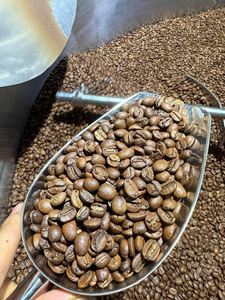 Granos de Café Tostados Arabica, Tueste Claro, Sabor Ácido, Ideal para Espresso, Venta al por Mayor, 20kg/cartón - Product Image 6