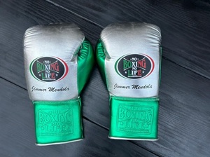 No Boxing No Life Guantes de Boxeo Verdes Plateados Estilo Mexicano con Cordones, Logotipo Grabado, Diseño Personalizado, Cuero Genuino Elástico - Product Image 5