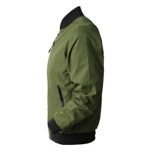 แจ็คเก็ตสตรีทแวร์ผู้ชายสุดเทรนดี้ ราคาประหยัด ดีไซน์เรียบง่าย ใช้งานได้หลากหลาย แบบซิป แจ็คเก็ตบอมเบอร์แบบกลับด้านได้ มีซับใน น้ำหนักเบา กันลม - Product Image 3