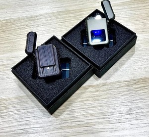 Encendedor de Cigarrillos Electrónico de Plasma Plateado, Moderno y de Lujo, al por Mayor |   Modelo QD316 Recargable por USB, Resistente al Viento, con Caja de Regalo - Product Image 2