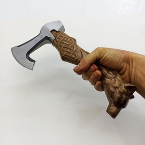 Hacha Vikinga de Acero al Carbono Forjada a Mano con Mango de Madera de Olivo y Funda de Cuero - Hacha para Acampar al Aire Libre para Partir Leña - Product Image 6